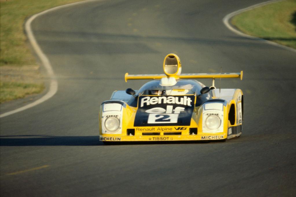 Renault fährt in der Tradition der blauen Flunder