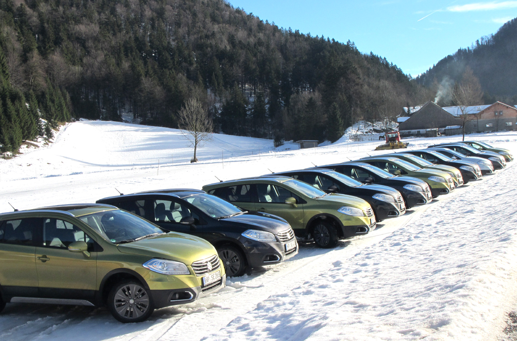SX4-S-Cross-Flotte bei der Suzuki-Xpedition 2013 in Großarl in Österreich. 