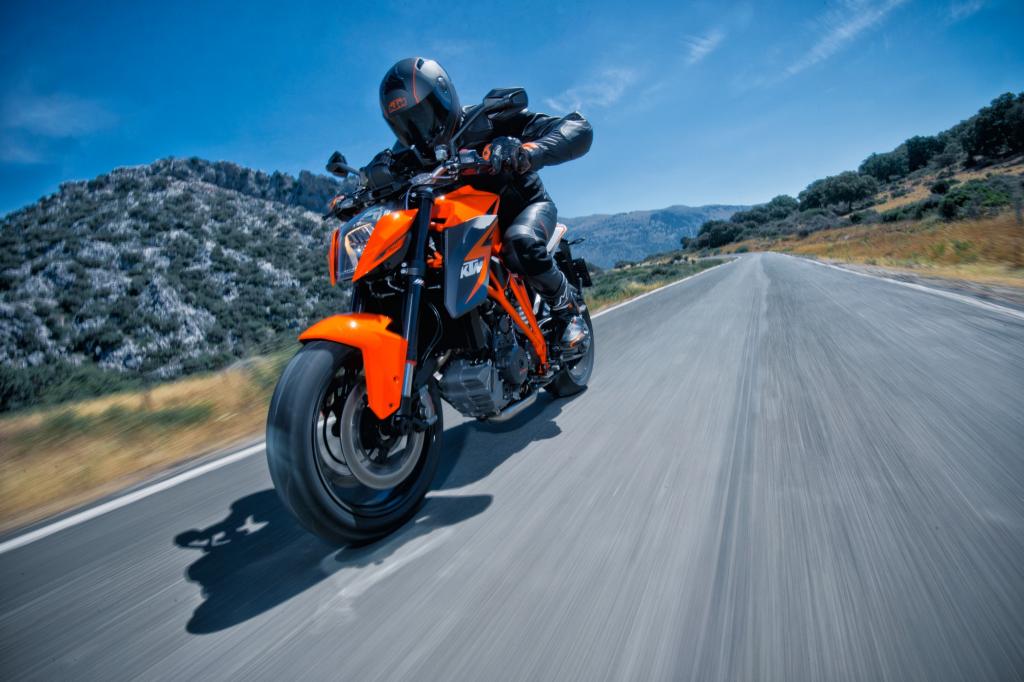 Setzt man die absolute Leistung als Ordnungskriterium, steht die KTM an der Spitze.