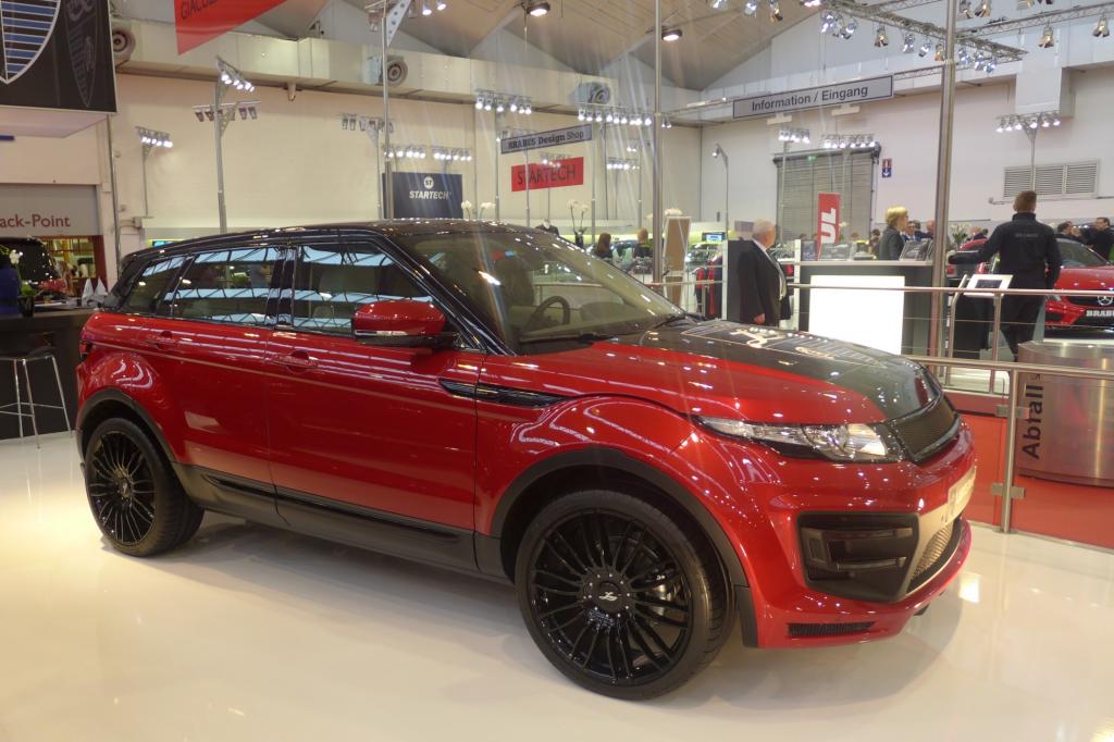 So stehen auf der Messe nicht nur luxuriöse Sportler wie Lamborghini und Ferrari in knalligem Schuhwerk.