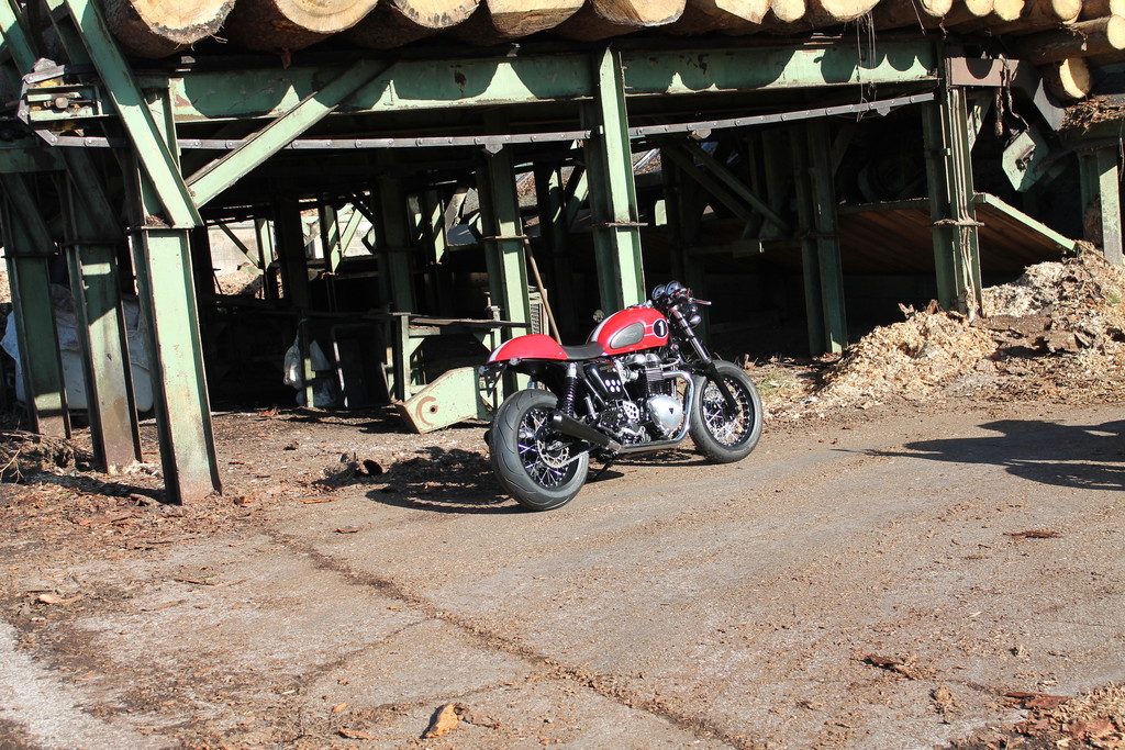Triumph mit sechs Custombikes in Bald Salzuflen