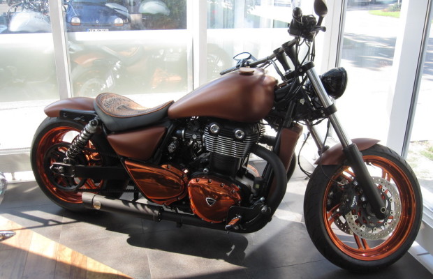 Triumph mit sechs Custombikes in Bald Salzuflen