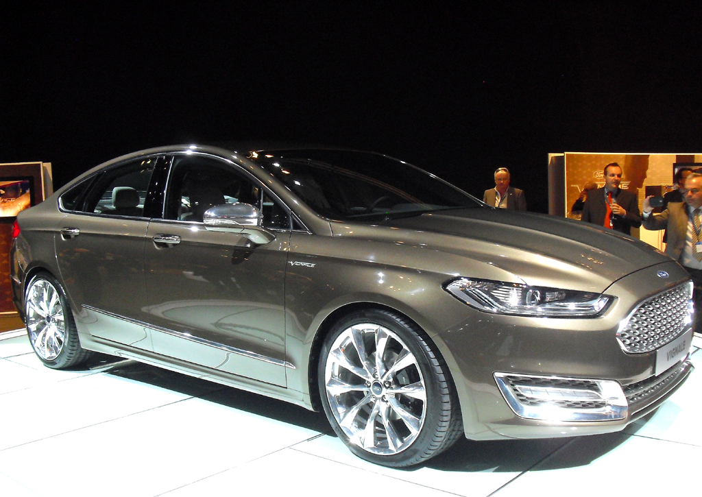 Was ausstattungsmäßig bei Ford möglich ist, zeigen Showcars wie der Vignale als Limousine ... 