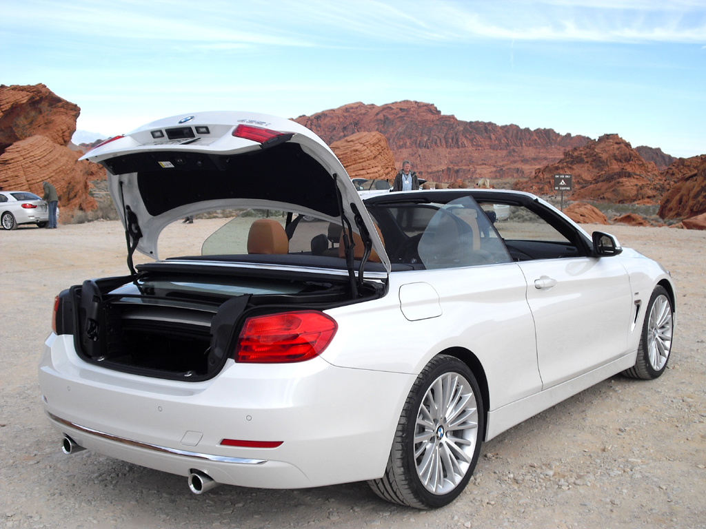 BMW 4er-Cabrio: Das Gepäckabteil fasst offen 220, geschlossen 370 Liter. 