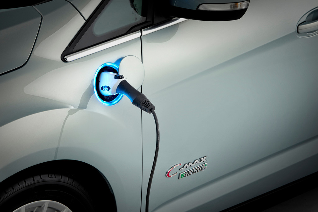 CES 2014: Die Sonne soll den C-Max treiben