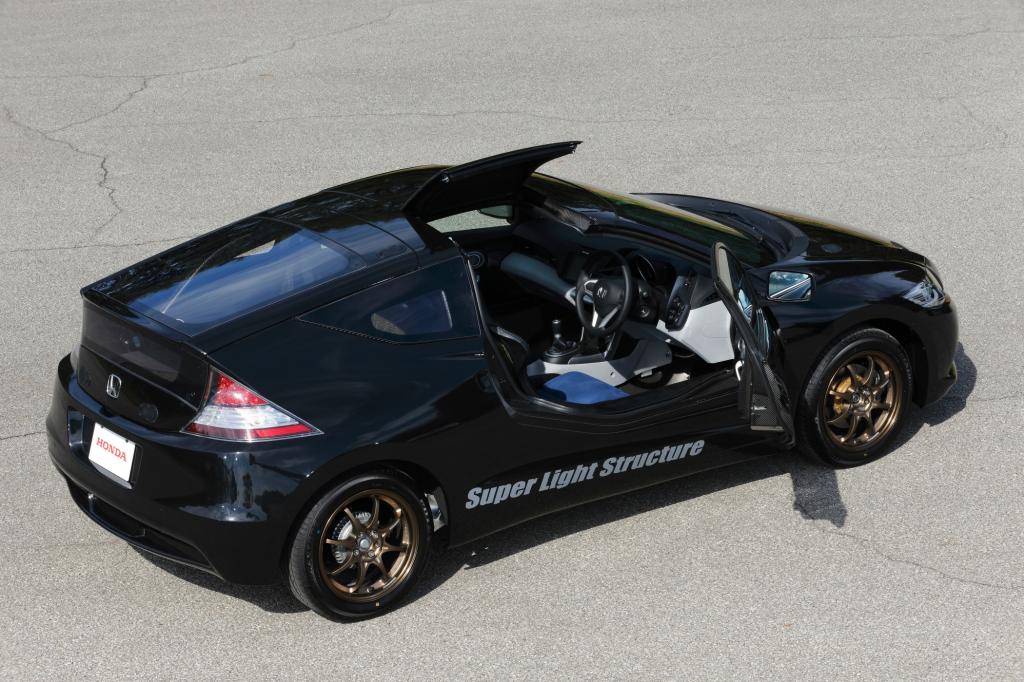 Der Prototyp auf CR-Z-Basis wiegt nur 800 Kilogramm