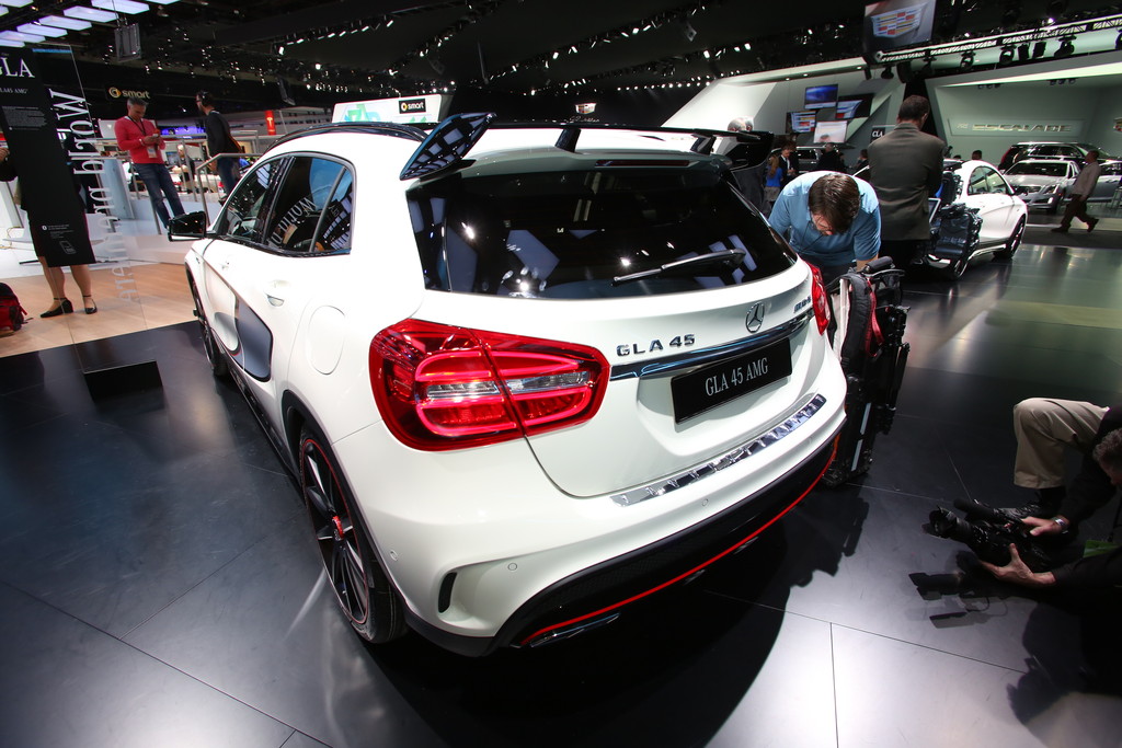 Detroit 2014: Mercedes GLA 45 AMG - Das sportlichste Kompakt-SUV der Welt