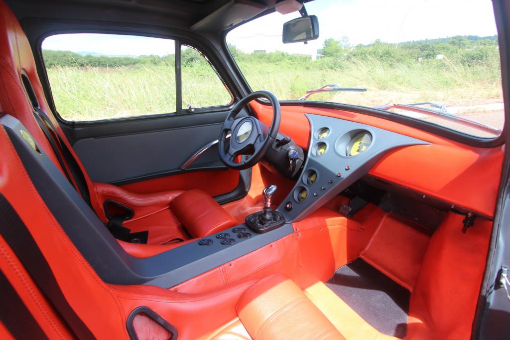 Die Innenausstattung stammt auch aus dem Lambo