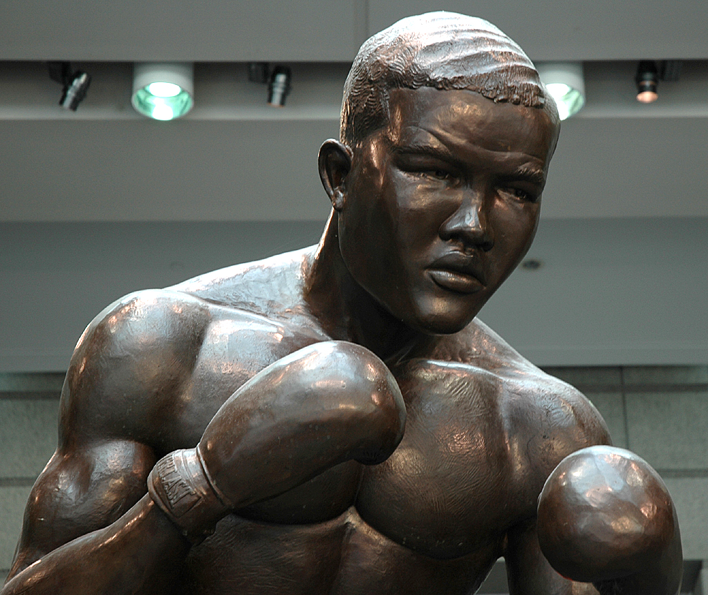 Erinnerung an eine Boxlegende: Joe-Louis-Bronzedenkmal in der Cobo Hall. 