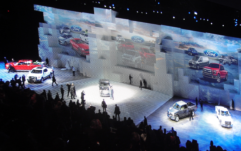 Ford-Präsentation bei der Autoschau in Detroit in der Joe-Louis-Arena der Cobo Hall. 