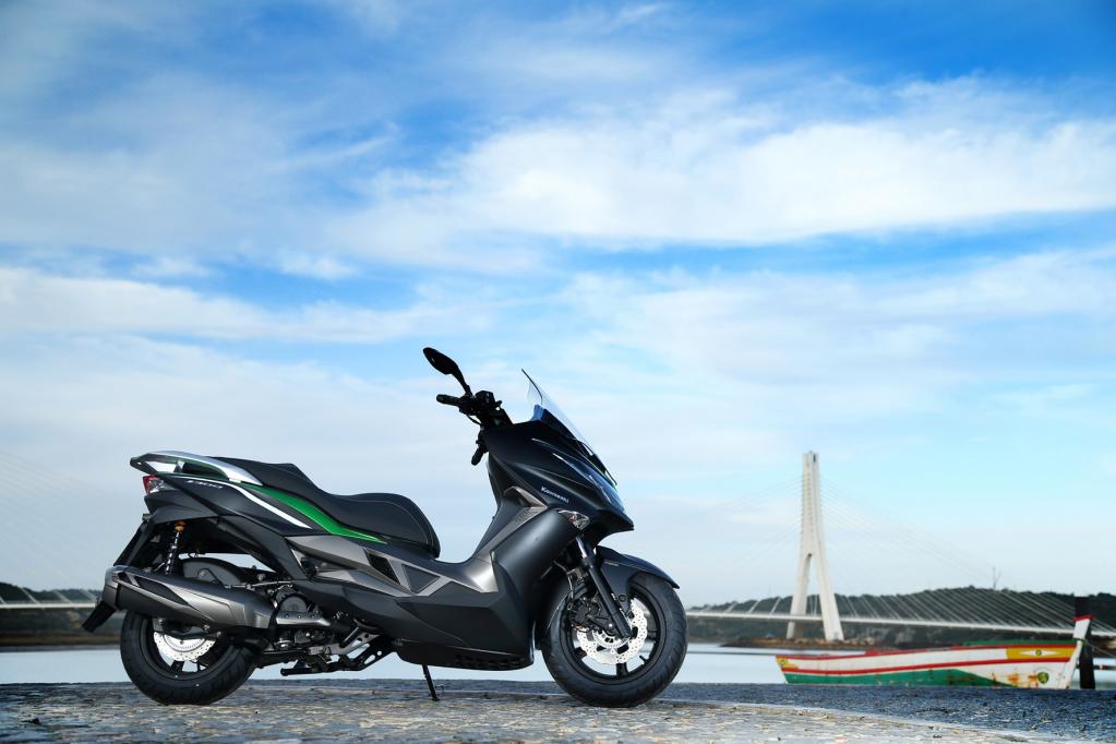 Kawasaki J300 als Roller-Neuling