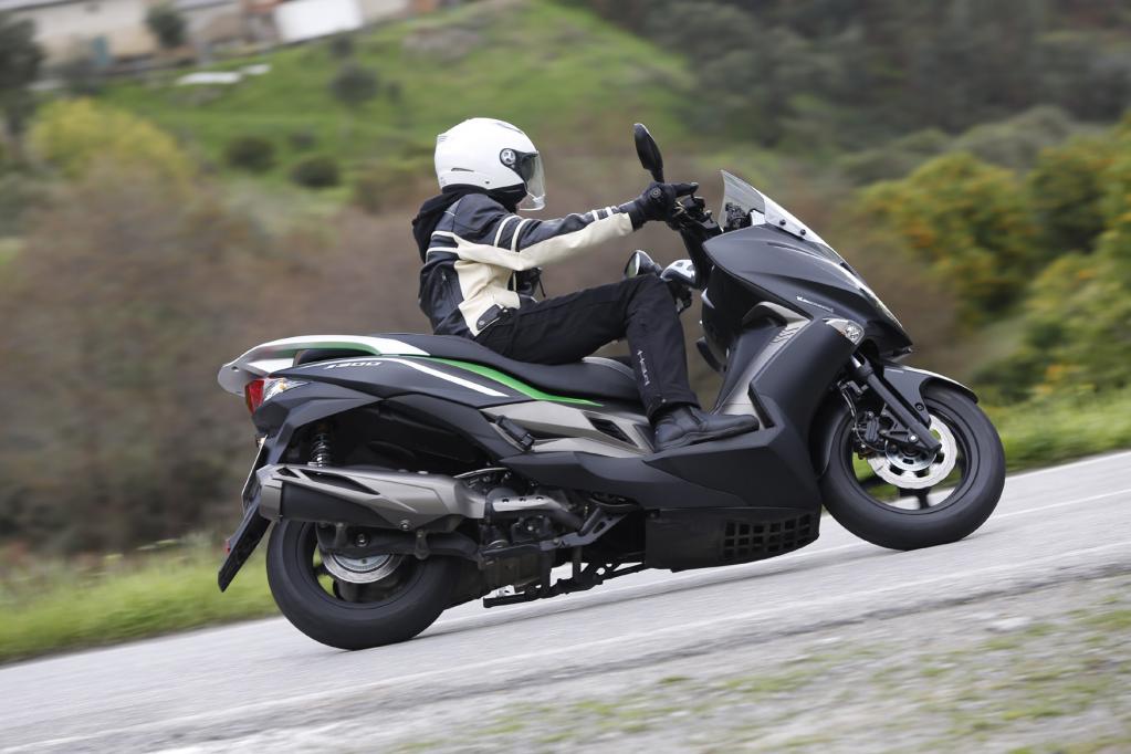 Kawasaki J300 als Roller-Neuling