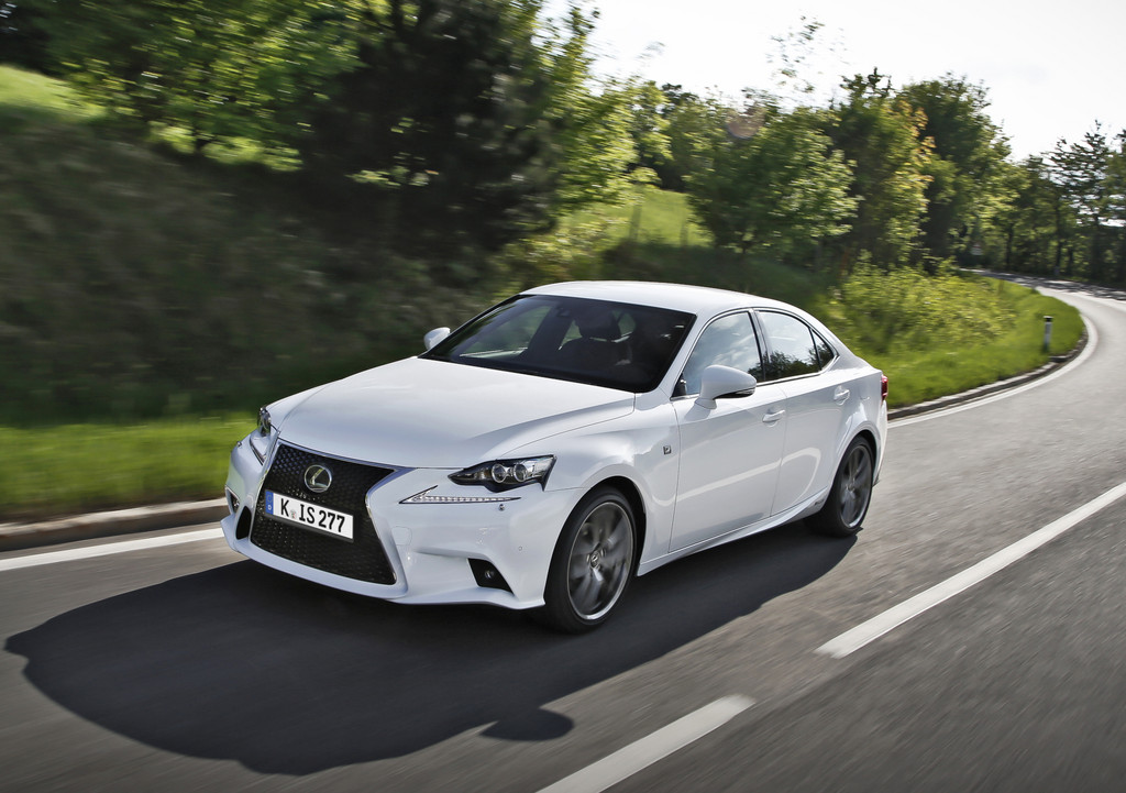 Lexus IS 300h F-Sport.
