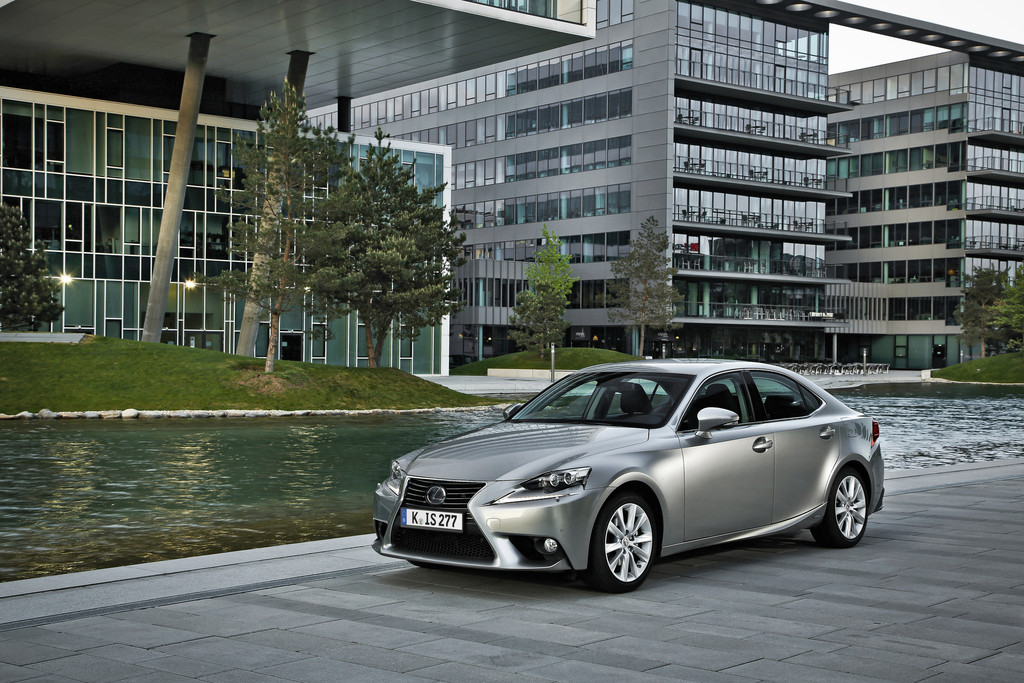Lexus IS 300h gewinnt Verbrauchstest
