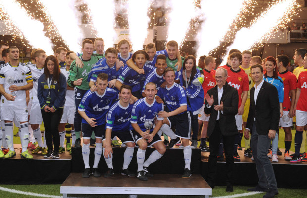 Mercedes-Benz-Junior-Cup: Schalke verteidigt Titel