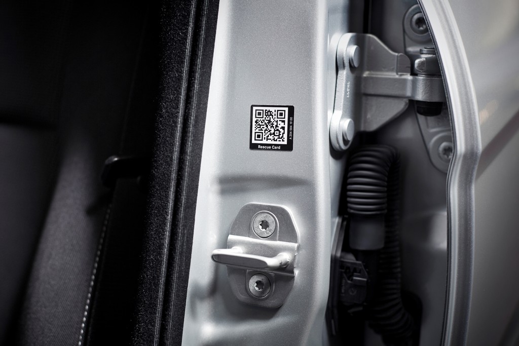 Mercedes-Benz und Smart serienmäßig mit QR-Code