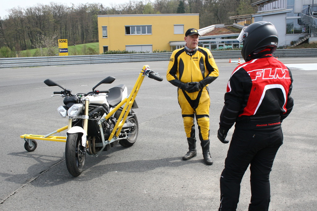 Mit Triumph in die weite Welt