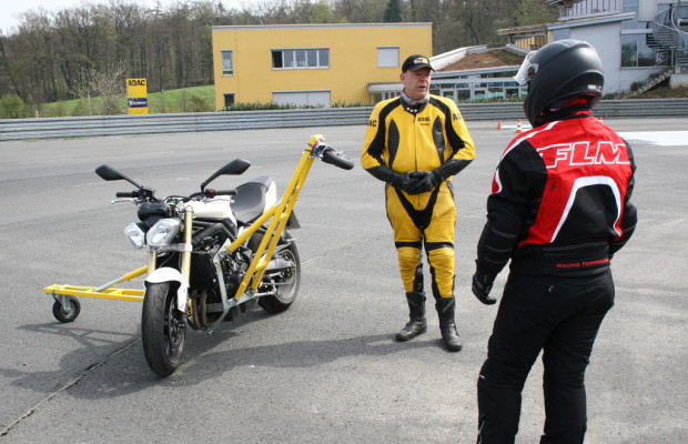 Mit Triumph in die weite Welt