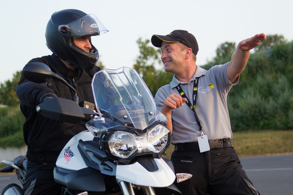 Mit Triumph in die weite Welt