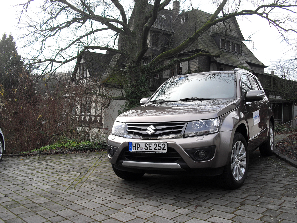 Suzuki Grand Vitara: So sieht der kompakte Geländewagen von der Seite aus. 