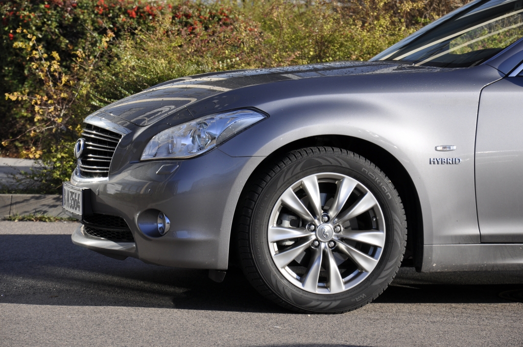 Test Infiniti M35h - Der Hybrid-Geheimtipp für Hubraum-Freunde