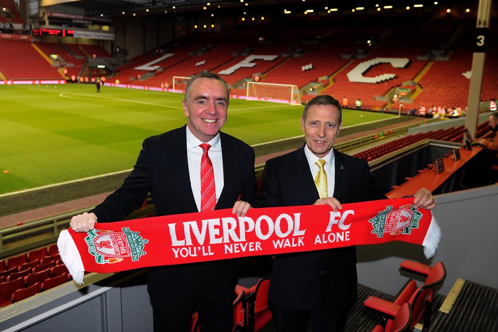 Vauxhall startet Partnerschaft mit dem FC Liverpool
