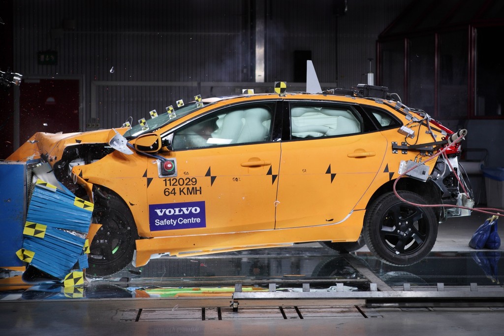 Volvo V40 bestes Modell im Euro NCAP Crashtest