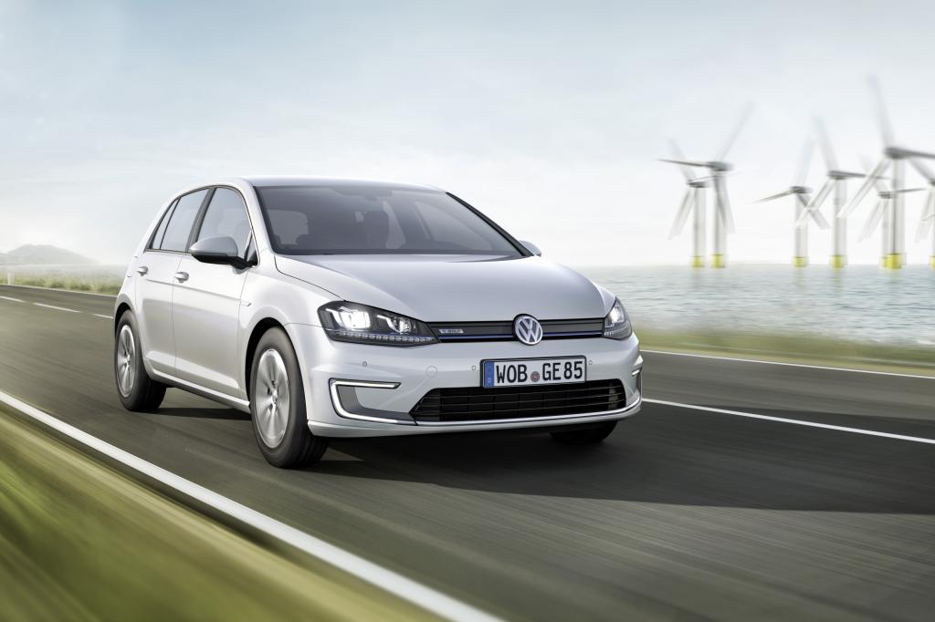 Wer noch ein paar Wochen warten kann mit der Umsetzung der guten Vorsätze, für den kommt auch der E-Golf in Frage - © VW