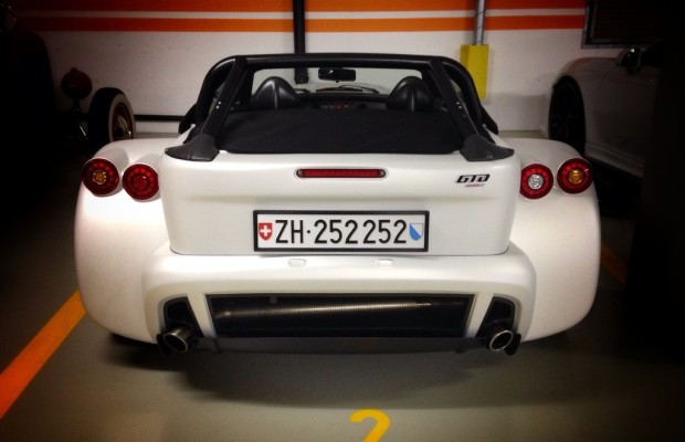 Zwei Donkervoort D8 GTO gehen in die Schweiz