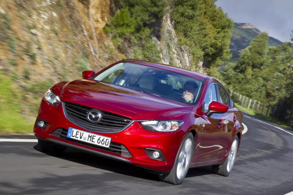 . Seit die Farbe Rubinrot-Metallic – eine Rottönung zwischen Ferrari- und Alfa Romeo-Rot - im Angebot ist, entscheiden sich immer mehr Kunden für diese auffällige Farbe.