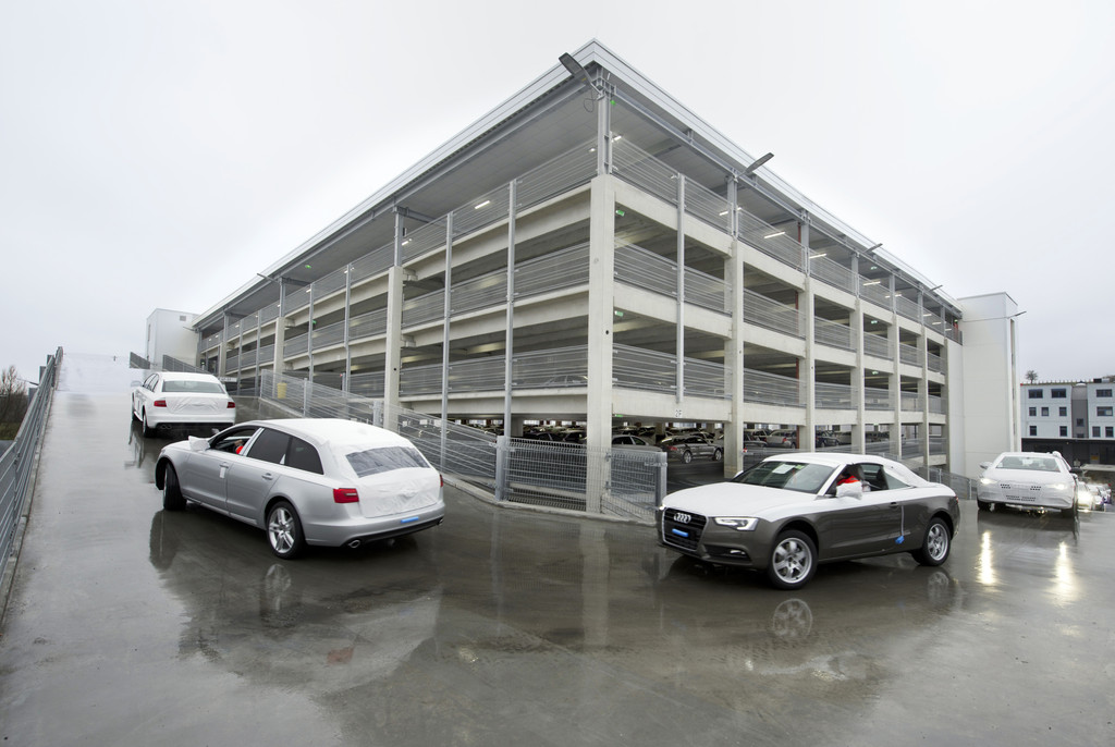 1440 Stellplätze für neue Audi auf sechs Etagen