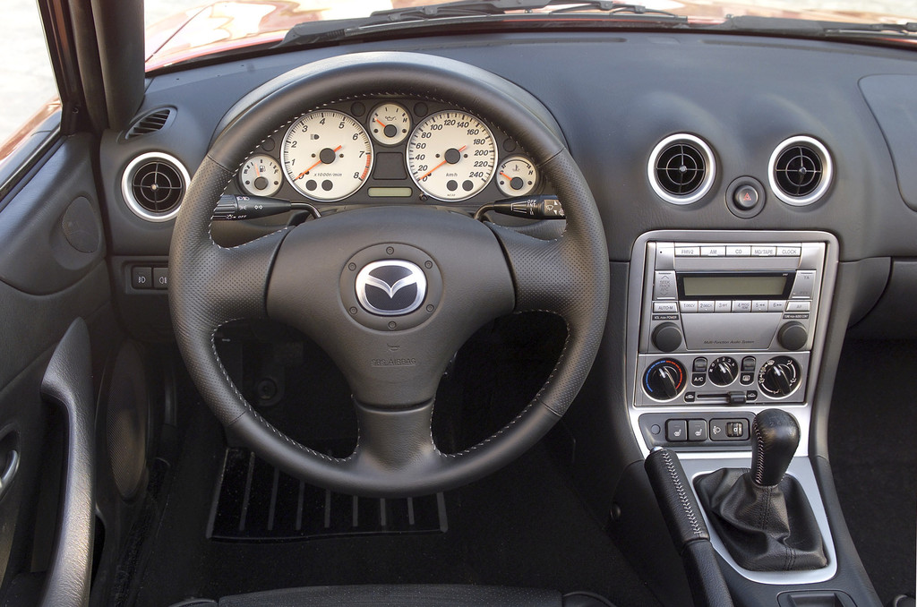 25 Jahre Mazda MX-5: Von der Kreidezeichnung zum erfolgreichsten Roadster der Welt