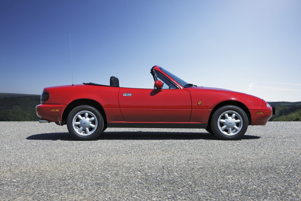 25 Jahre Mazda MX-5: Von der Kreidezeichnung zum erfolgreichsten Roadster der Welt