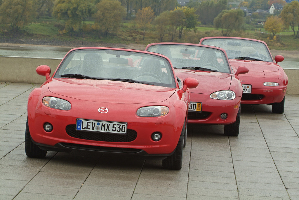 25 Jahre Mazda MX-5: Von der Kreidezeichnung zum erfolgreichsten Roadster der Welt