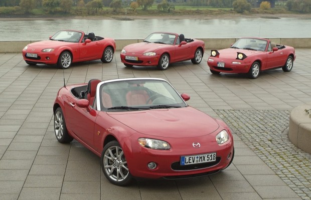 25 Jahre Mazda MX-5: Von der Kreidezeichnung zum erfolgreichsten Roadster der Welt