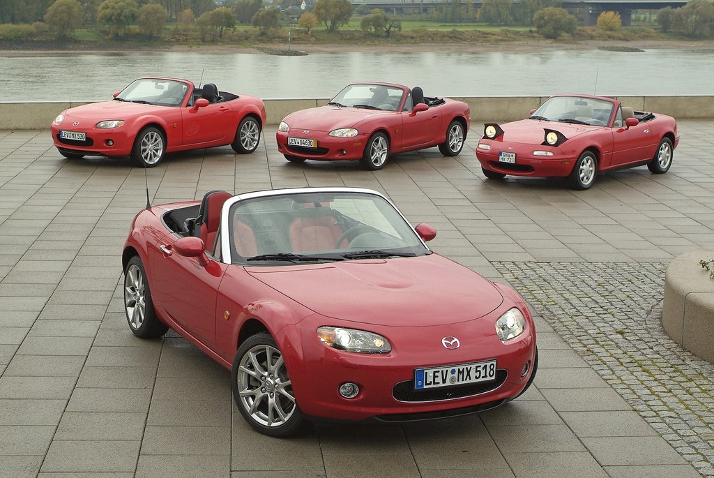 25 Jahre Mazda MX-5: Von der Kreidezeichnung zum erfolgreichsten Roadster der Welt