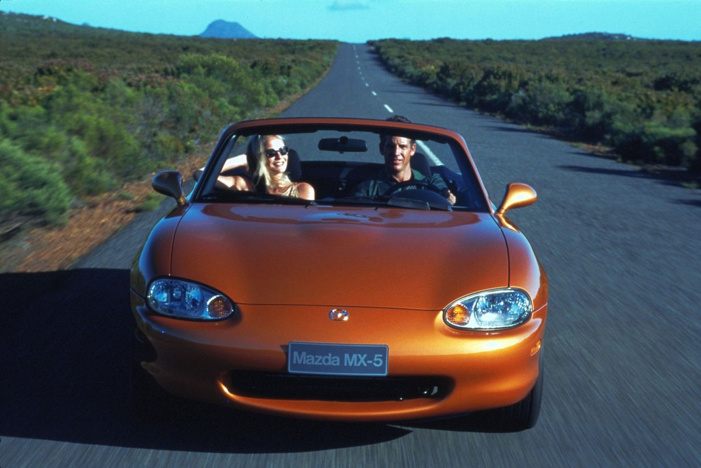 25 Jahre Mazda MX-5: Von der Kreidezeichnung zum erfolgreichsten Roadster der Welt