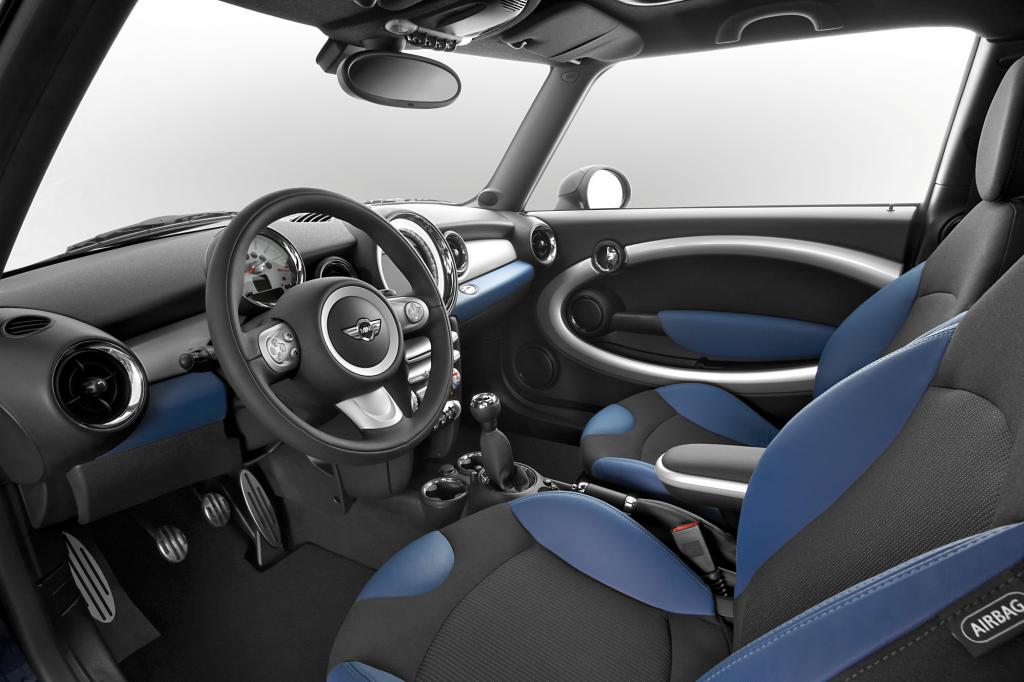 Auch dank höherer und längerer Motorhaube für einen besseren Fußgängerschutz schnitt der Mini 2007 beim EuroNCAP-Crashtest mit vollen fünf Sternen gut ab