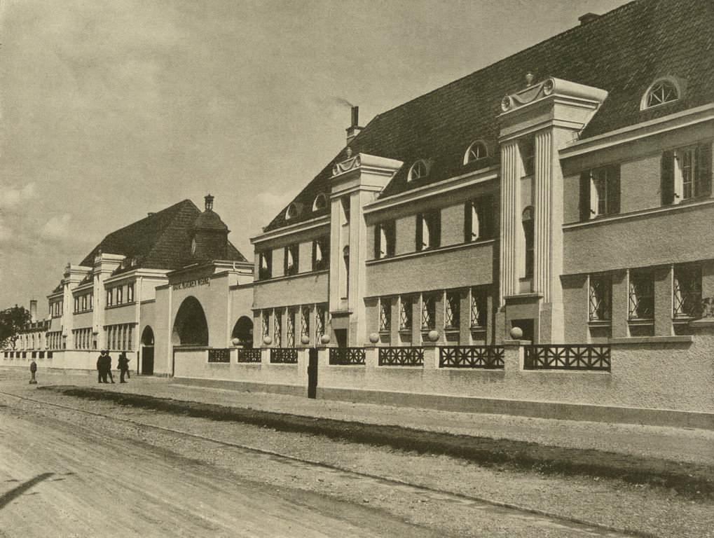 BMWs Klassikabteilung zieht an historischen Standort