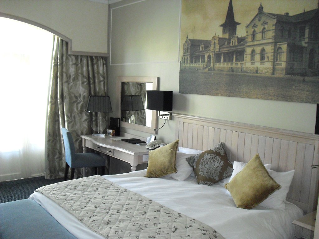 Blick in ein Zimmer des Swakopmund-Hotels. 