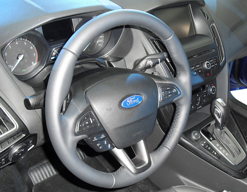 Blick ins Cockpit des Ford Focus, der sich leichter bedienen lässt. 