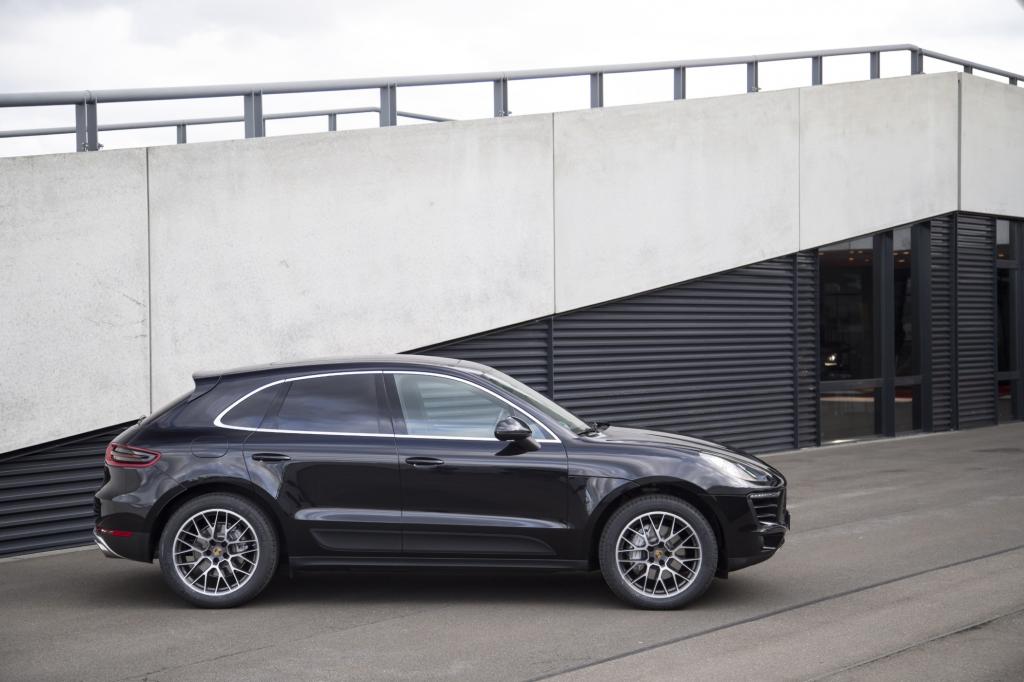 Denn der Macan ist ein Mittelklasse-SUV und kein neuer Sportwagen, genetisch zudem verwandt mit dem Audi Q5.