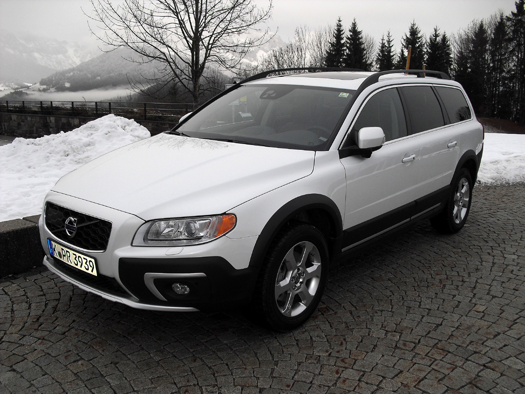 Der Volvo XC70 ist mit den neuen D4- und T5-Antrieben lieferbar. 