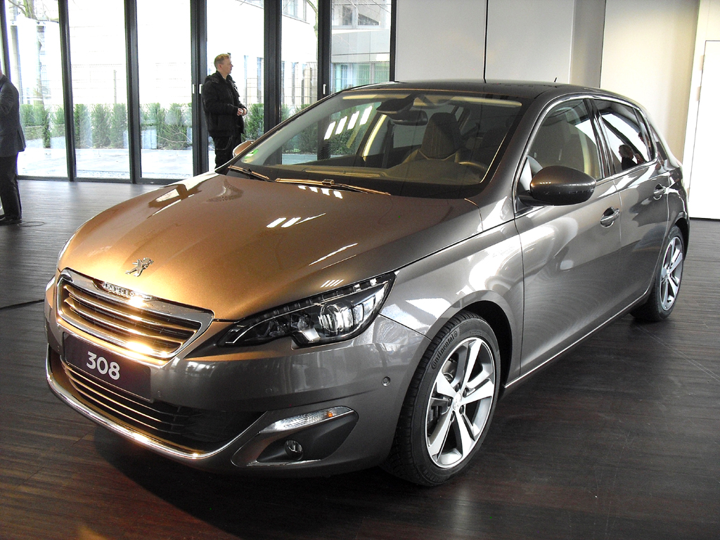 Die Kombivariante SW folgt als nächstes: Peugeot-Kompaktlimousine 308. 