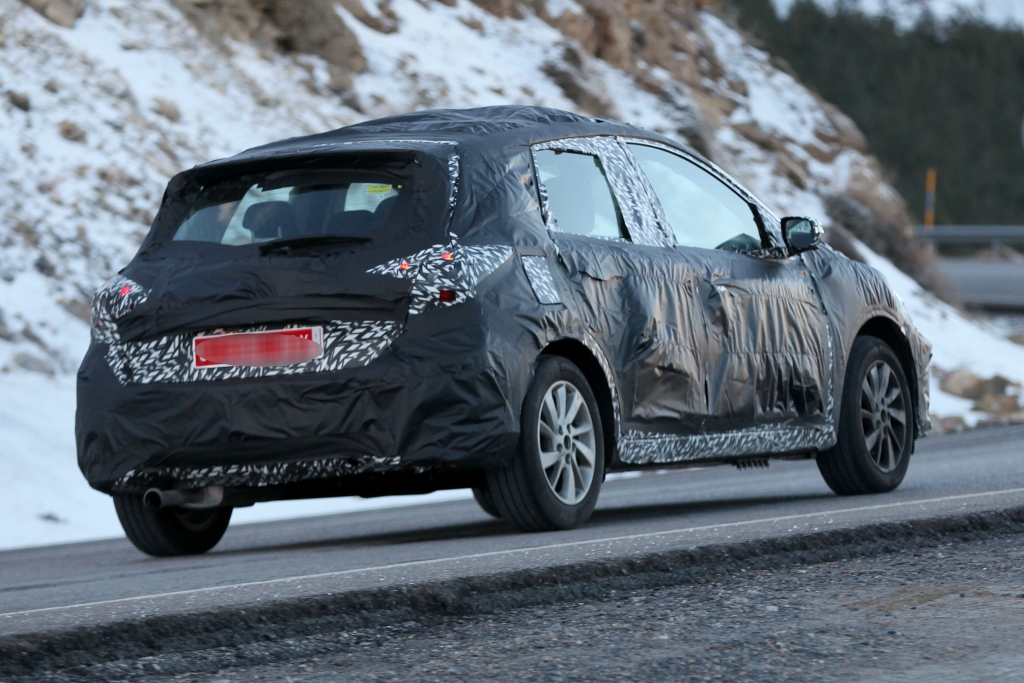 Erwischt: Erlkönig Nissan Almera – Neuauflage des Golf-Gegners aus Japan