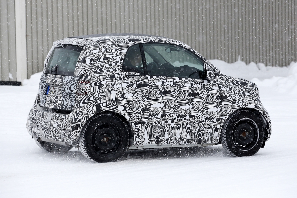 Erwischt: Erlkönig Smart ForTwo im Schnee