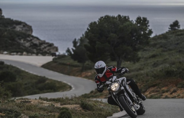 Fahrbericht MV Agusta Brutale 800 Dragster - Nomen est omen
