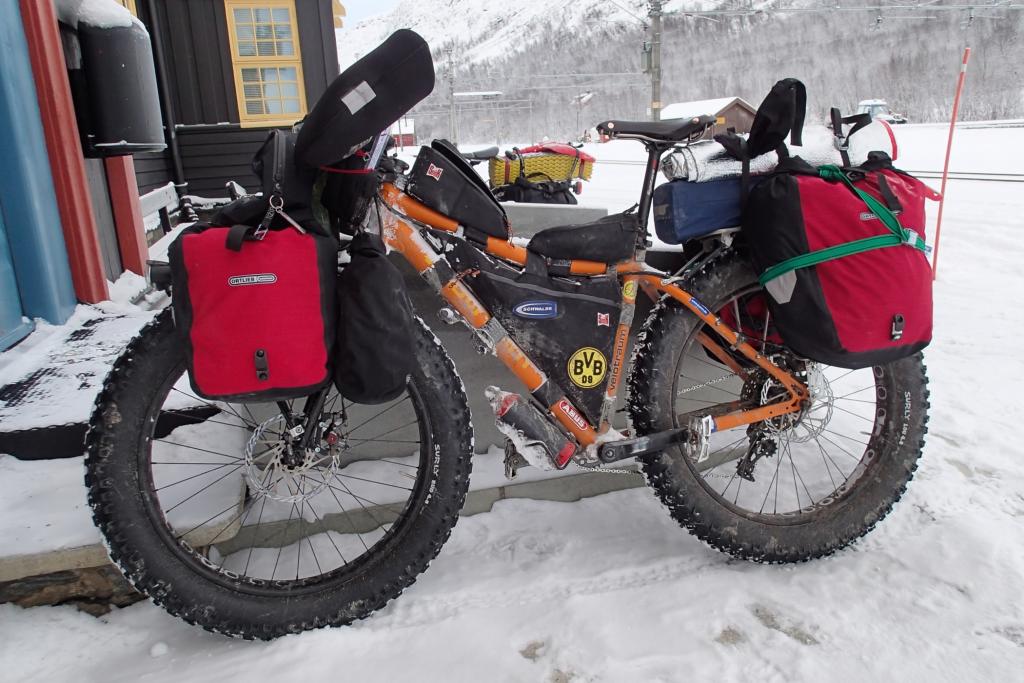 Fatbikes eignen sich auch für die Fahrt im Schnee