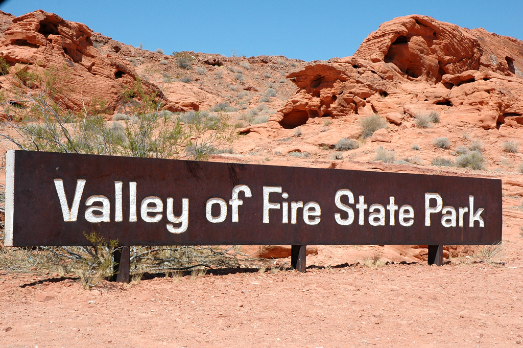 Feuriges Tal: Im neuen BMW 4er-Cabrio durch das Valley of Fire in Nevada