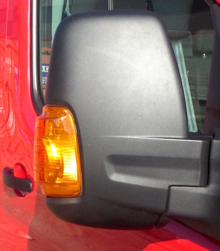 Ford Transit: In die groß dimensionierten Außenspiegel sind Blinkblöcke integriert. 